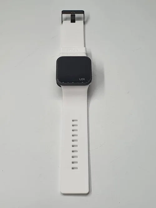 Ceas UpWatch Upgrade — recenzie, preț și avantaje pentru modelul negru/alb