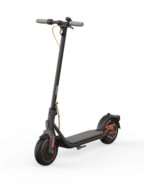 Trotineta electrică Ninebot by Segway KickScooter F40E — Recenzie, specificații și verdict